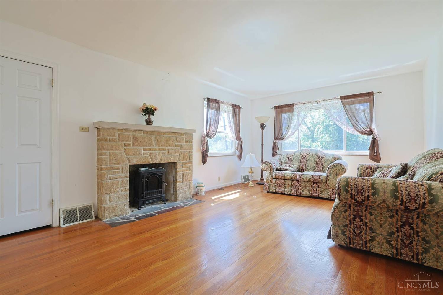 2312 Compton Road Property Photo 6