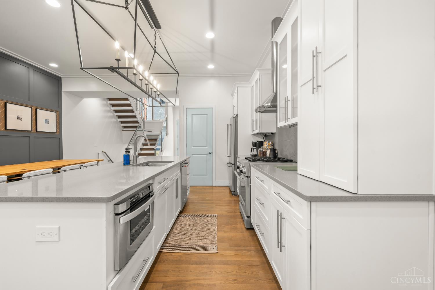 1325 Republic Property Photo 16