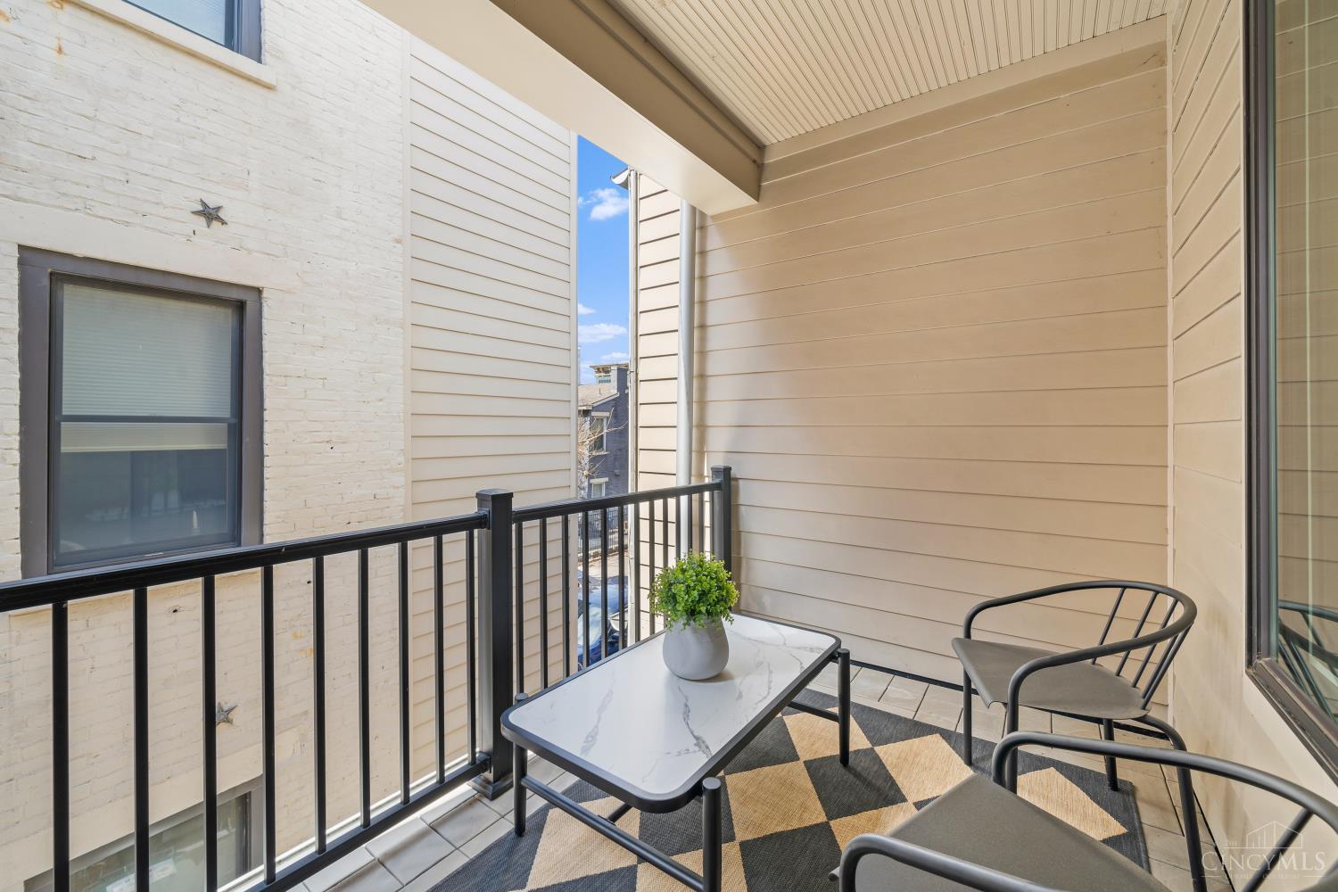 1325 Republic Property Photo 37