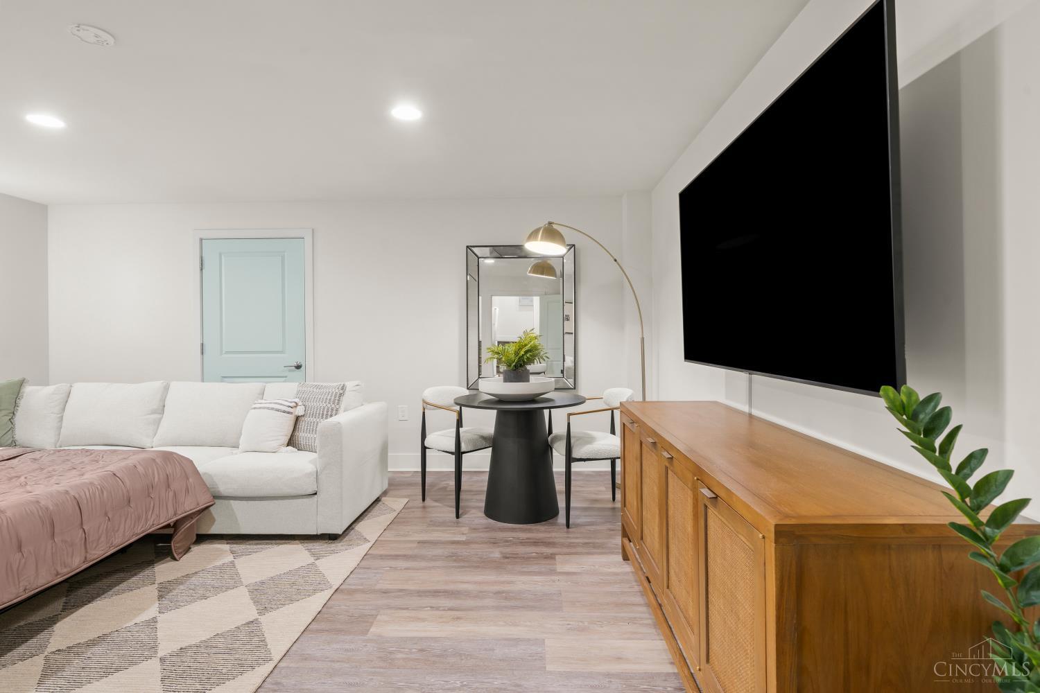1325 Republic Property Photo 50