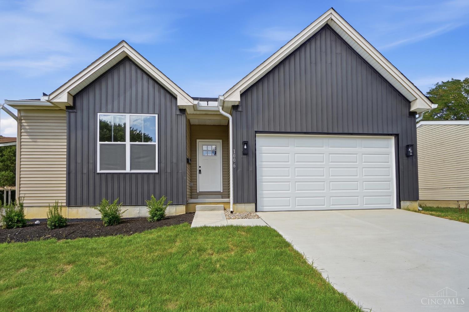 1006 Harrogate Court Property Photo 1