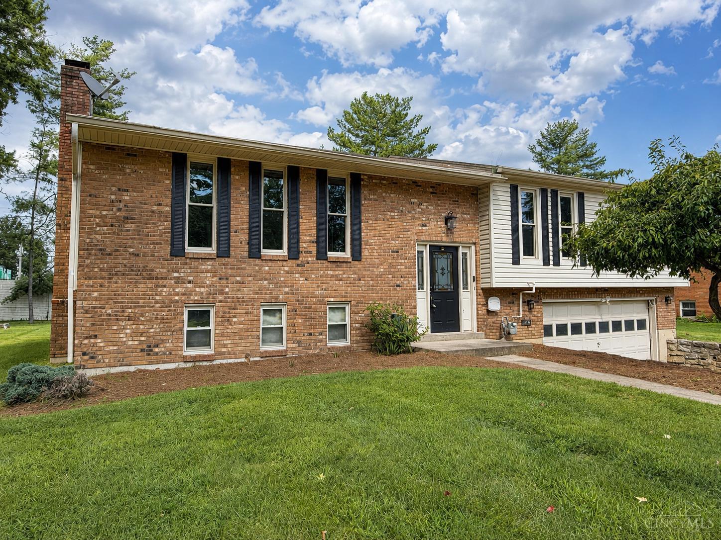8354 Shadowpoint Court Property Photo
