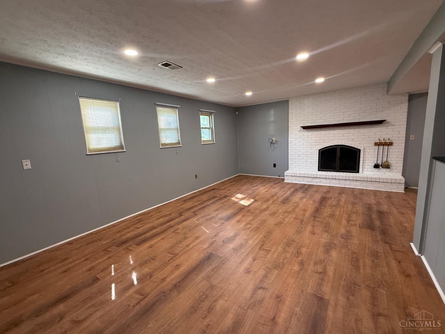 8354 Shadowpoint Court Property Photo 23