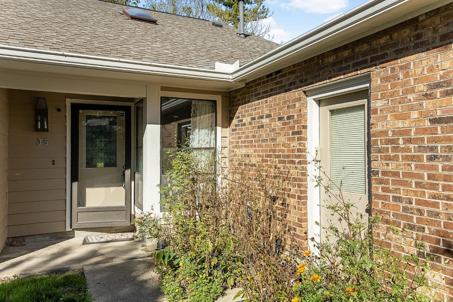 35 Evergreen Circle Property Photo 6