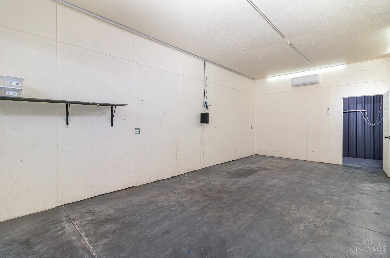8285 Tri County Highway Property Photo 4