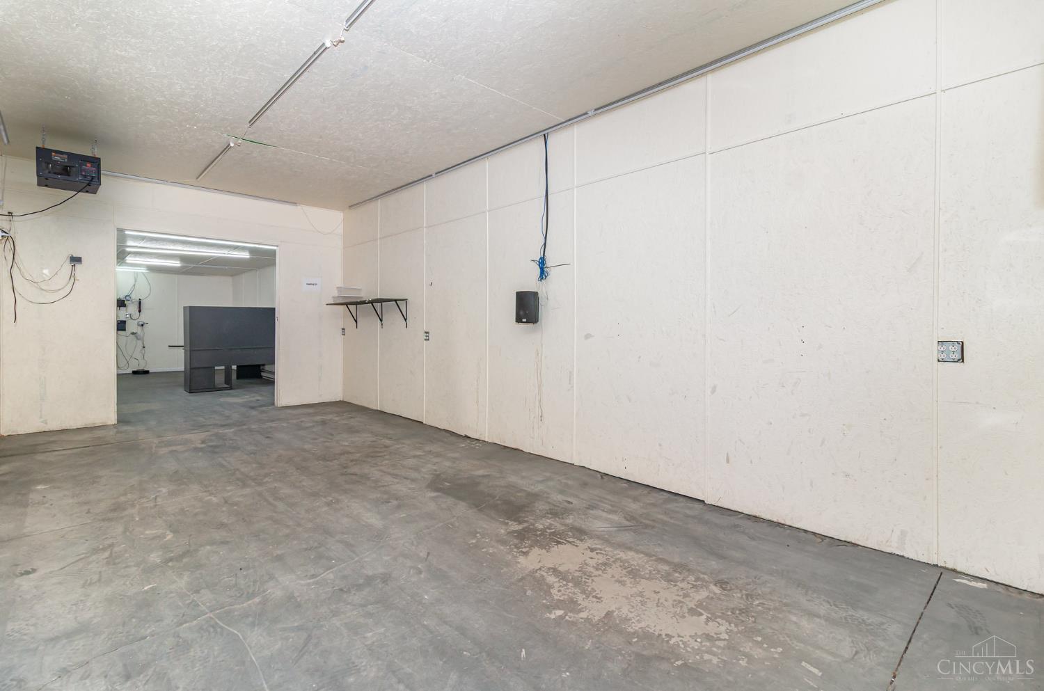 8285 Tri County Highway Property Photo 5