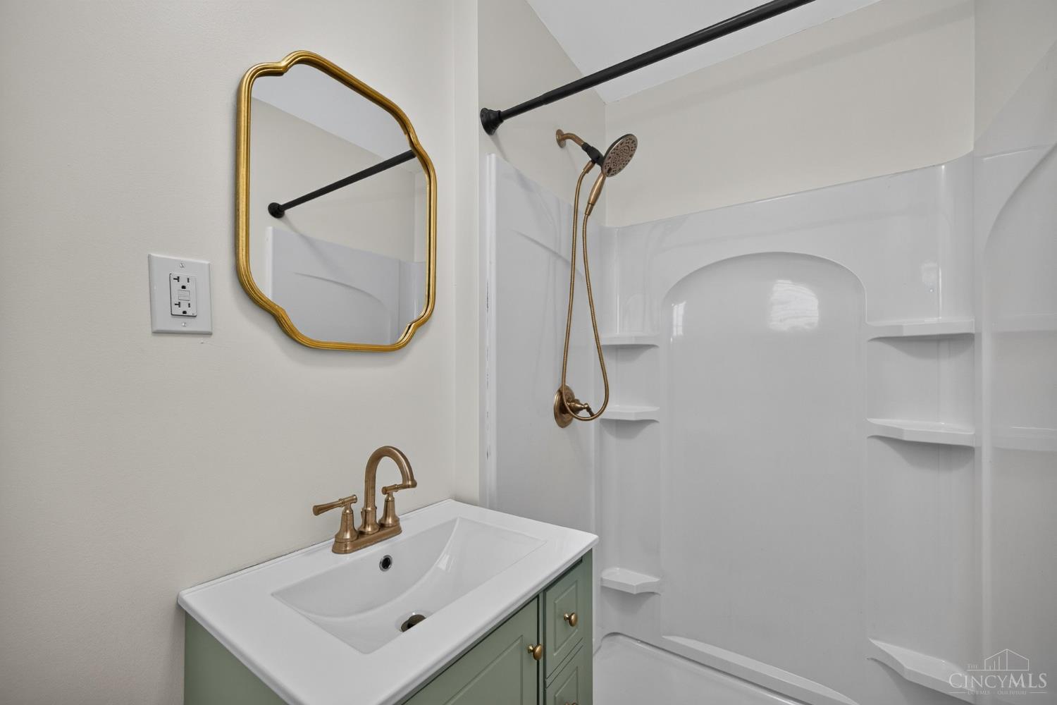 1502 Robinway Drive Property Photo 13