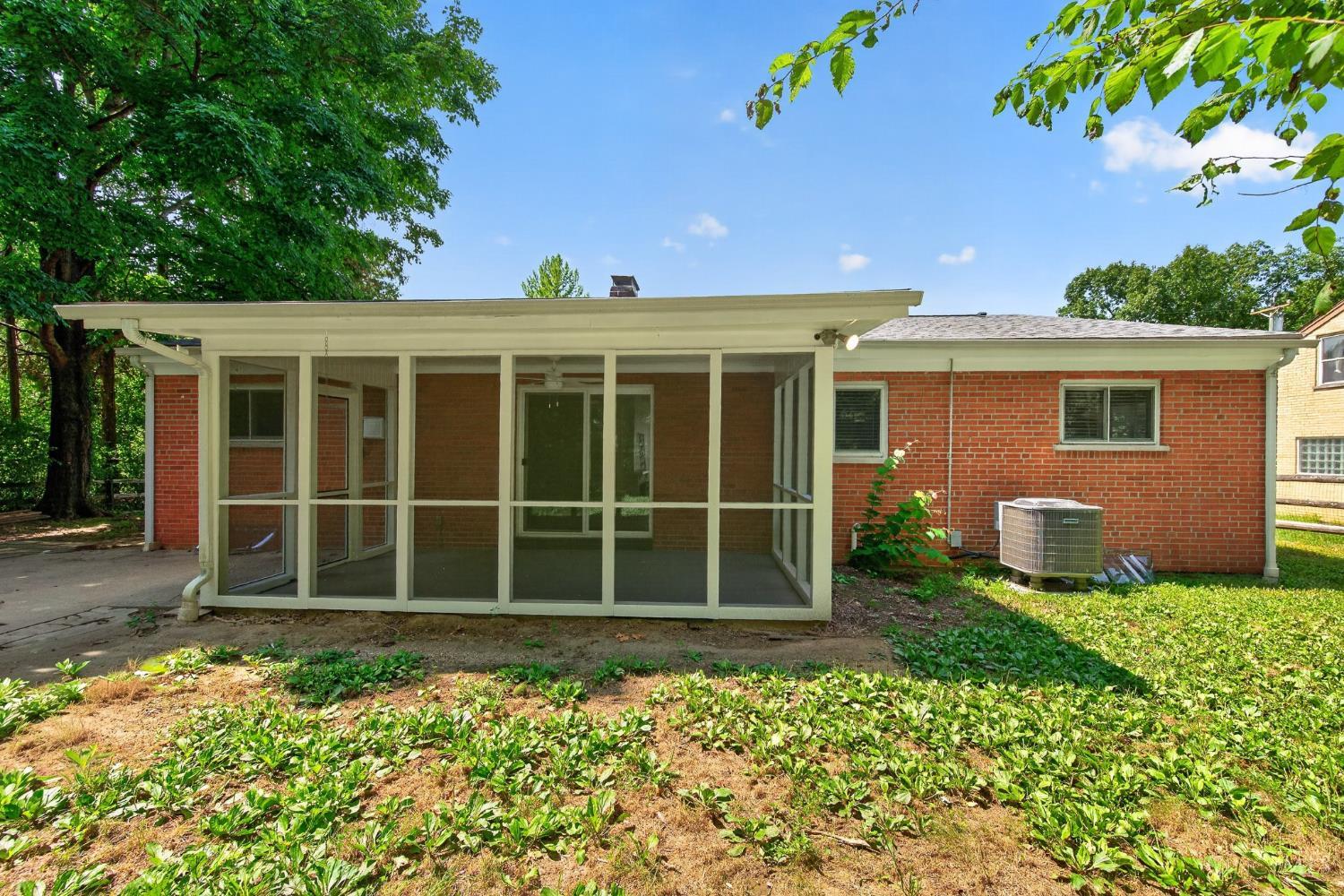 1502 Robinway Drive Property Photo 18