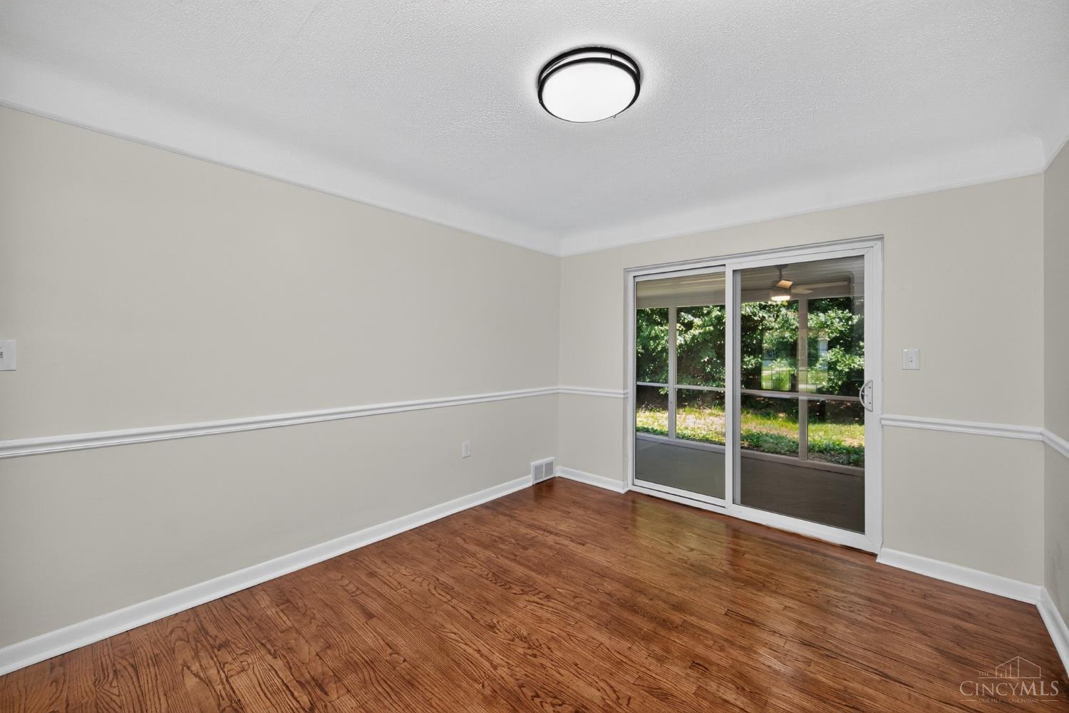 1502 Robinway Drive Property Photo 24