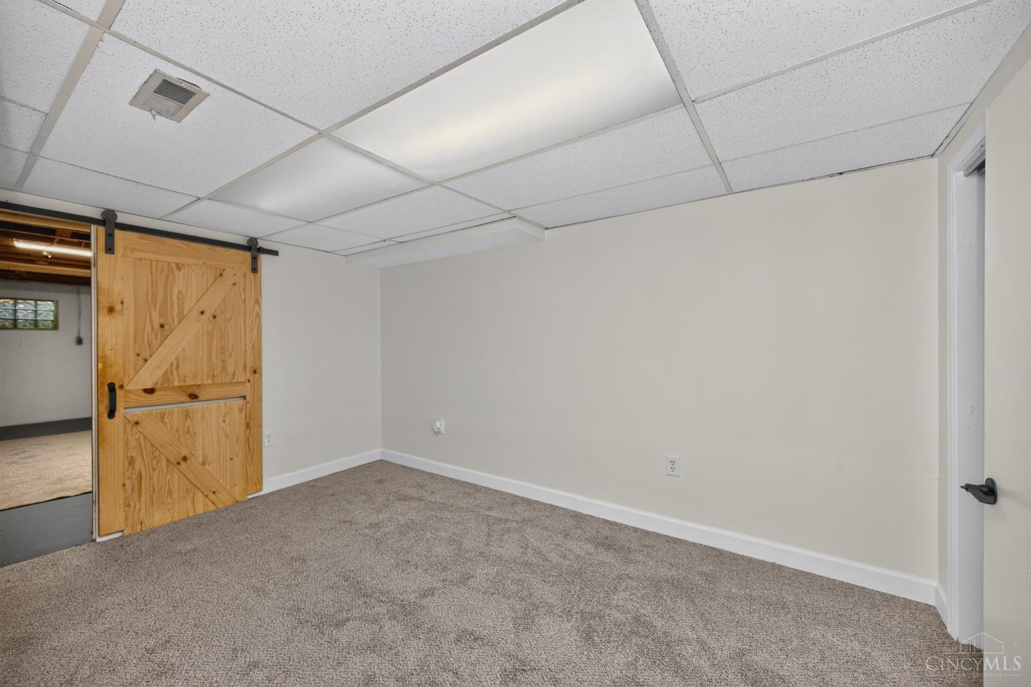 1502 Robinway Drive Property Photo 32