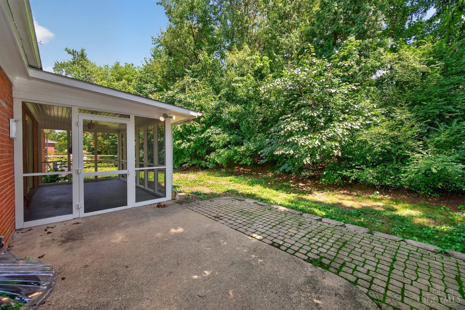1502 Robinway Drive Property Photo 36
