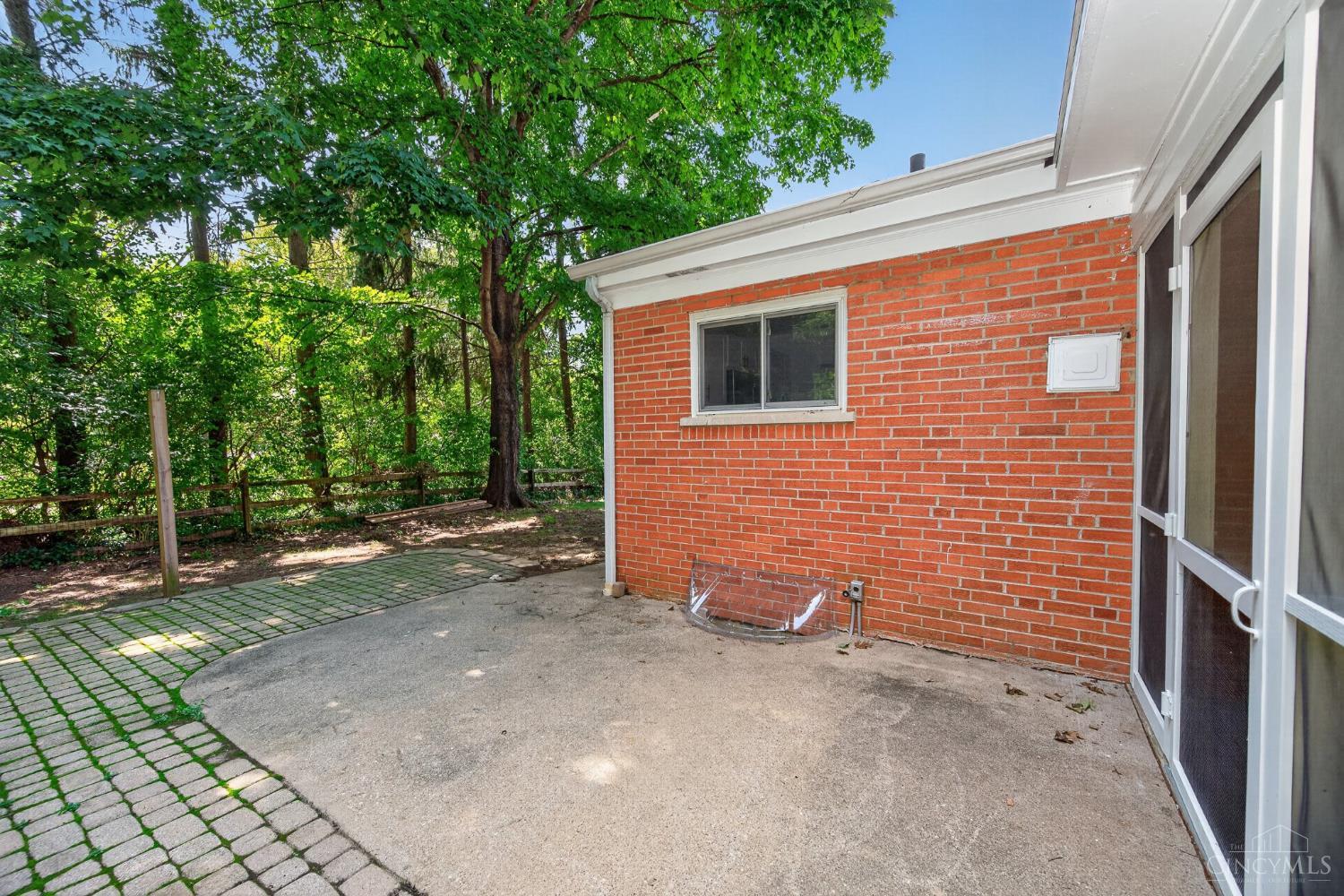 1502 Robinway Drive Property Photo 37
