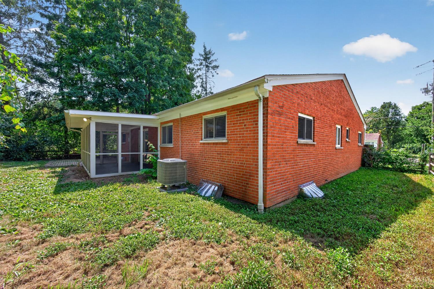 1502 Robinway Drive Property Photo 38