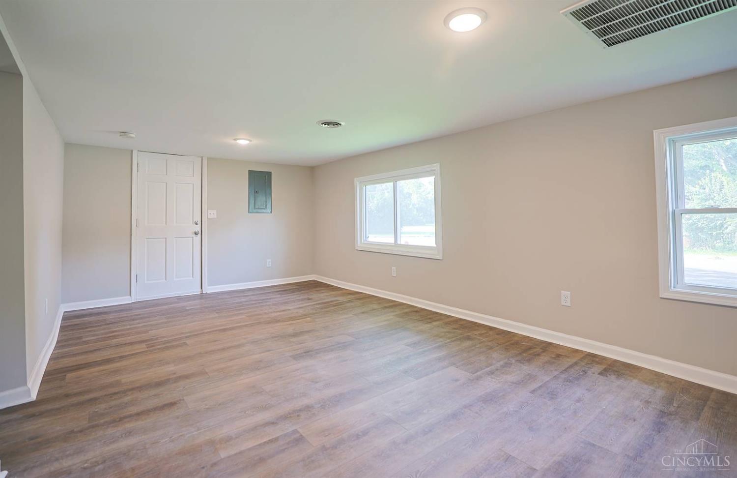 239 Cedar Street Property Photo 6