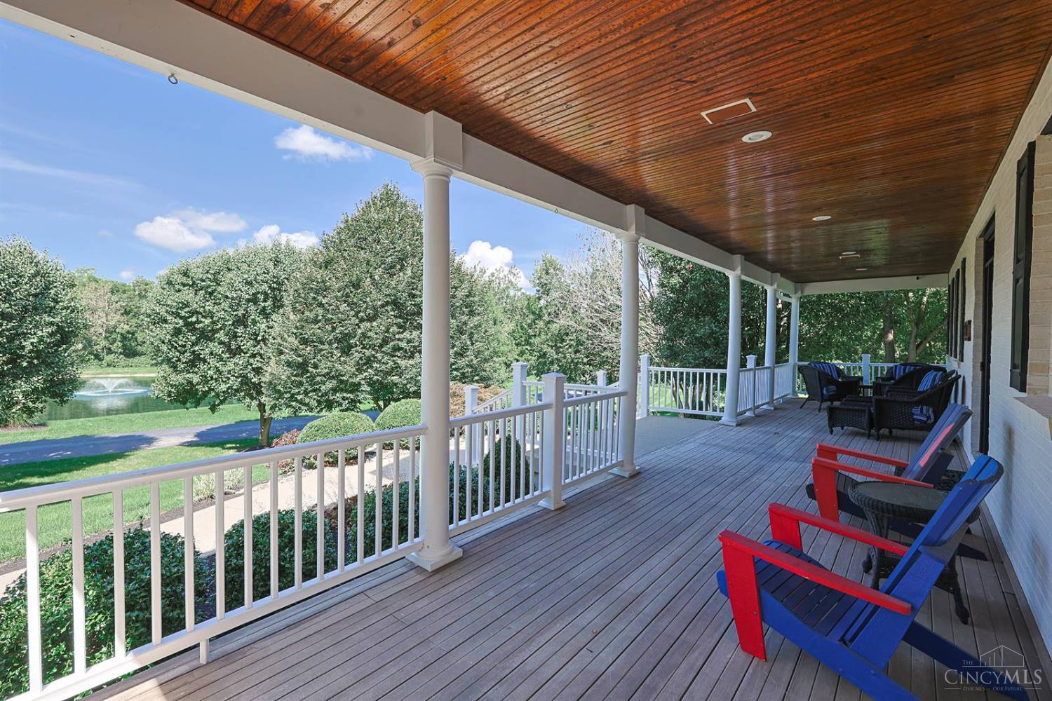 5512 Charleston Woods Drive Property Photo 6