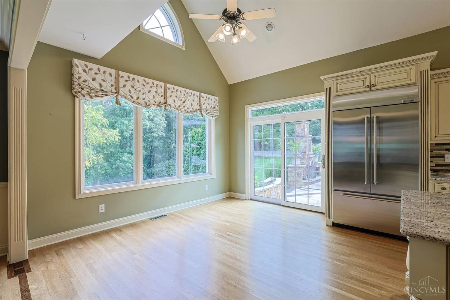 5512 Charleston Woods Drive Property Photo 11