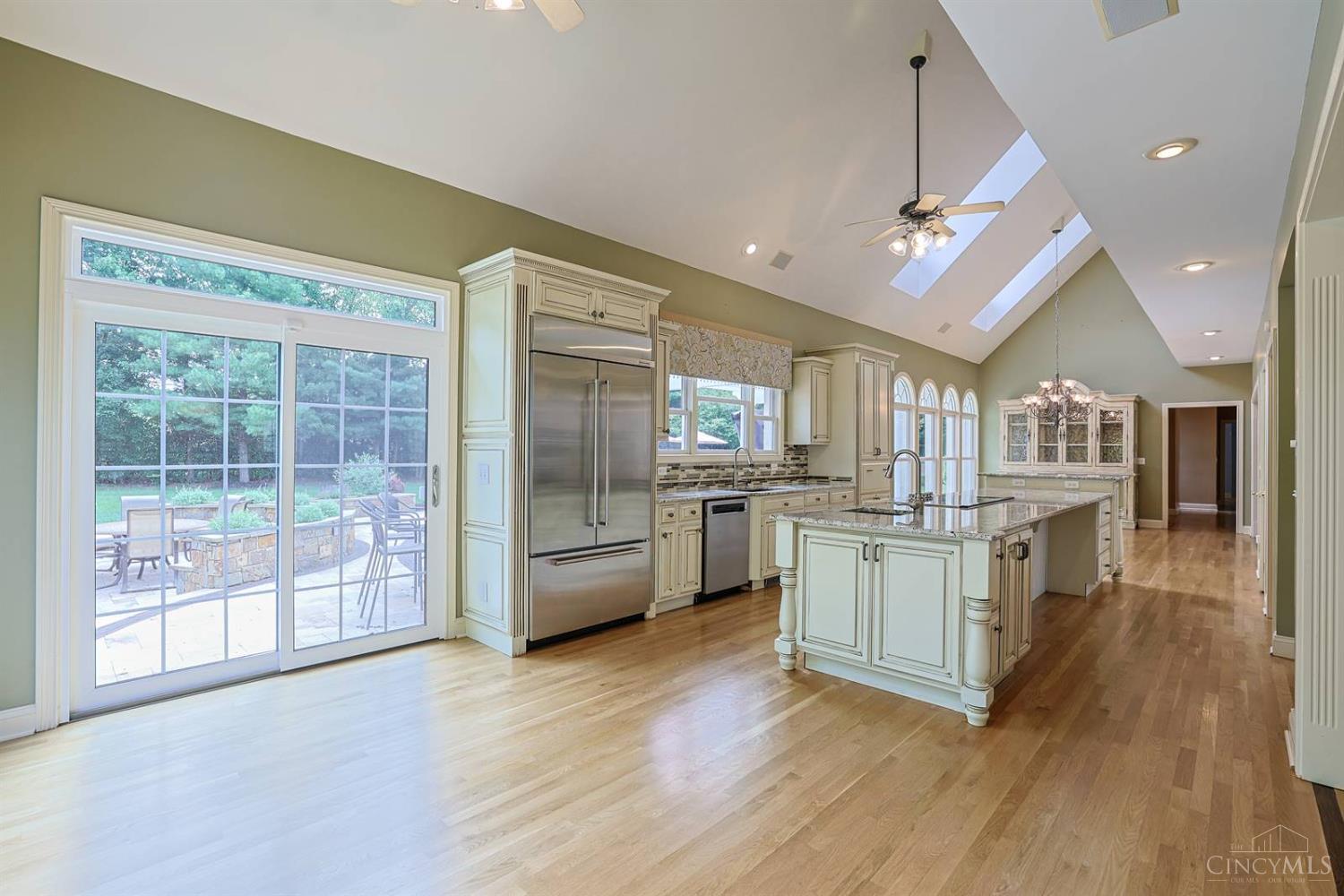5512 Charleston Woods Drive Property Photo 12