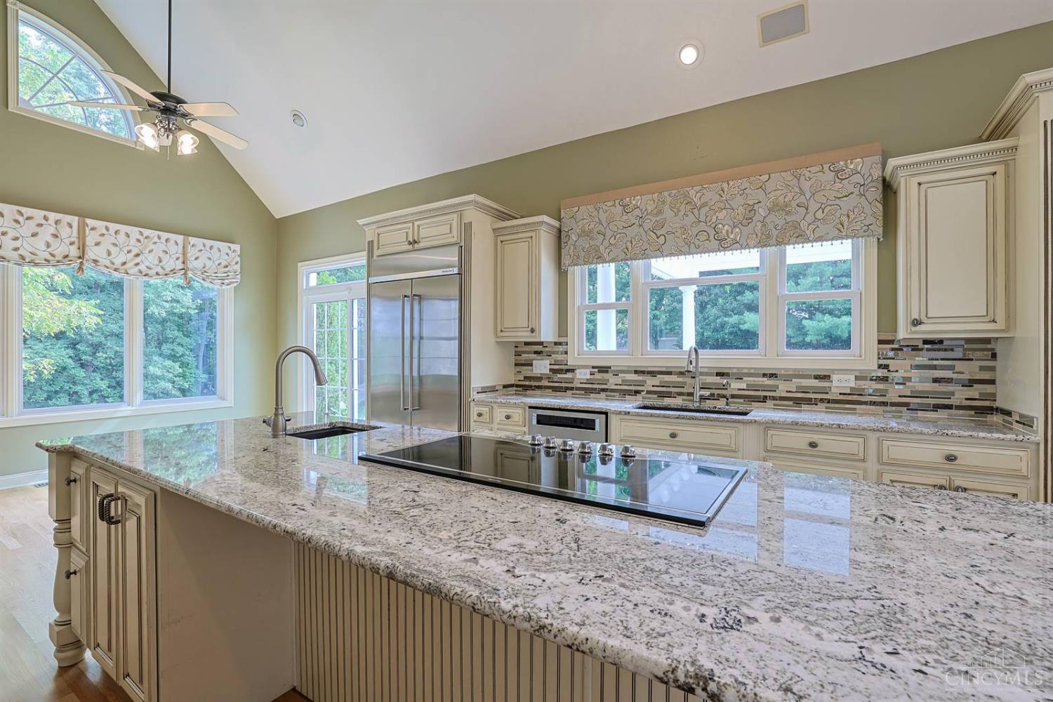 5512 Charleston Woods Drive Property Photo 20