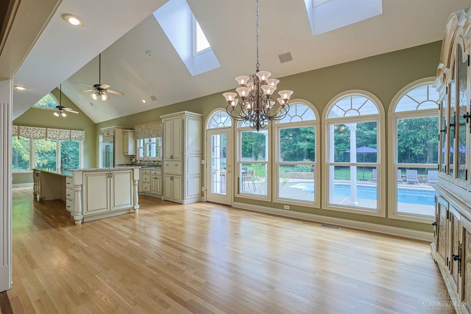 5512 Charleston Woods Drive Property Photo 21