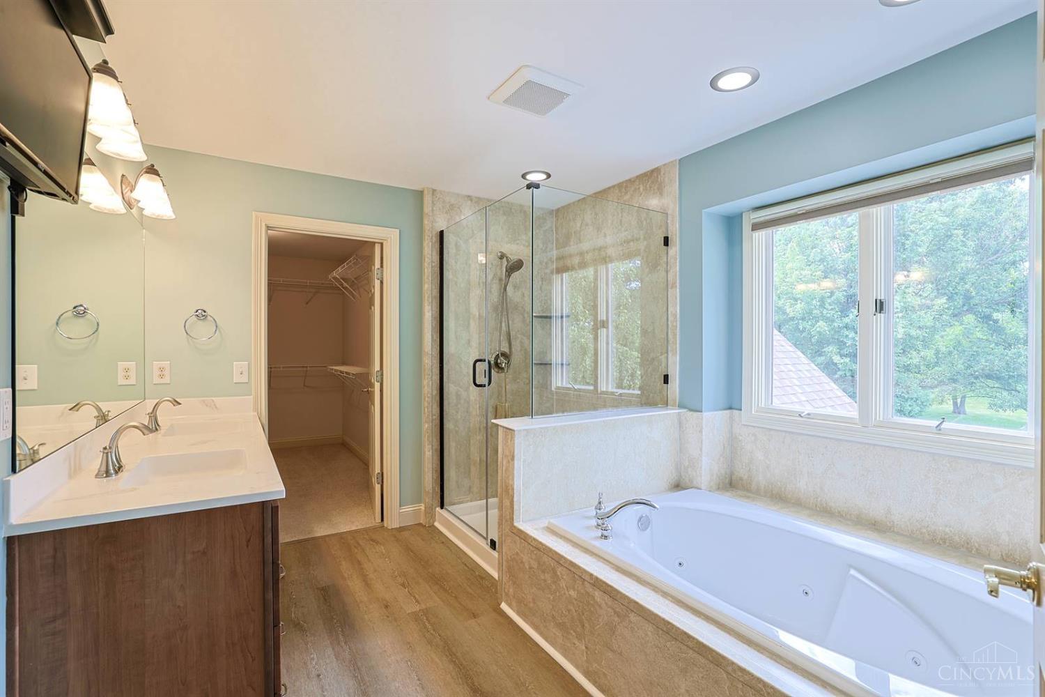 5512 Charleston Woods Drive Property Photo 29