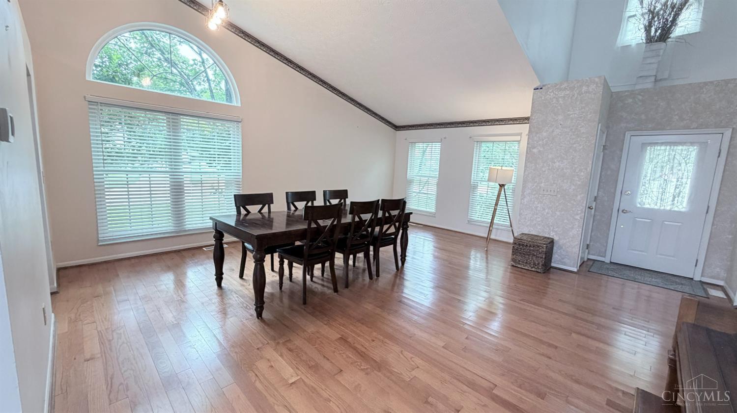 6112 Tarn Circle Property Photo 8