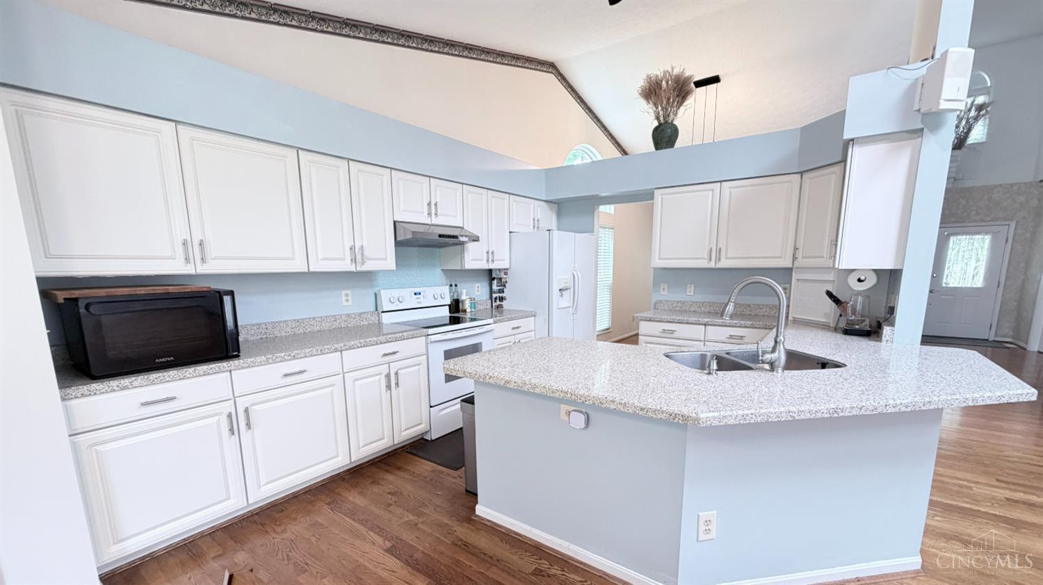 6112 Tarn Circle Property Photo 12