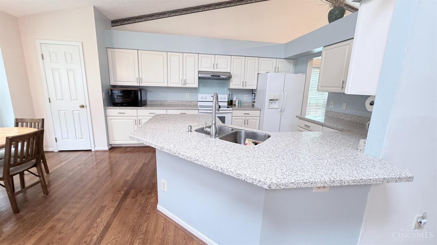 6112 Tarn Circle Property Photo 13