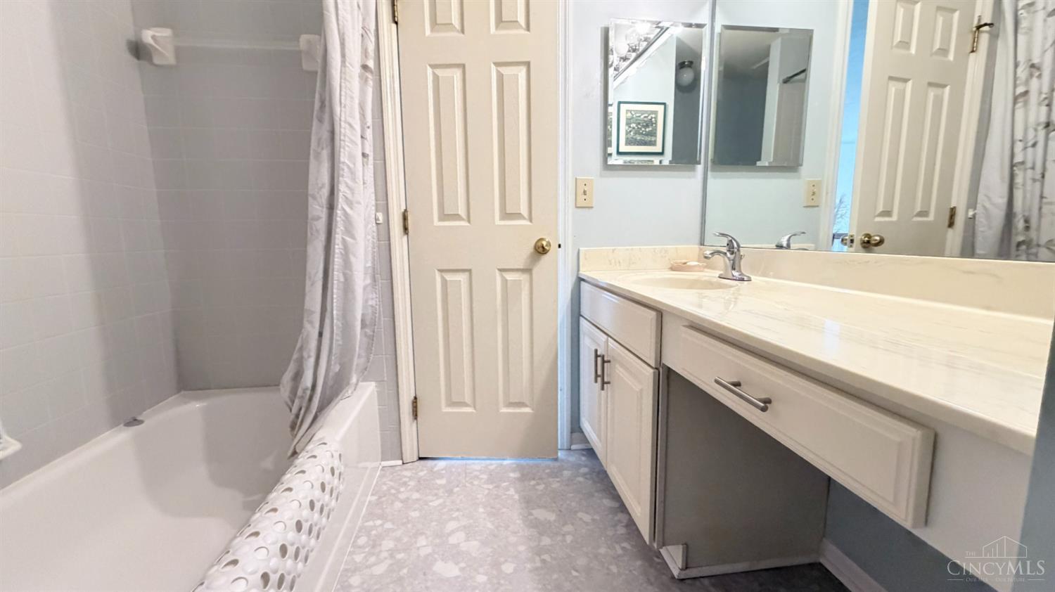 6112 Tarn Circle Property Photo 28