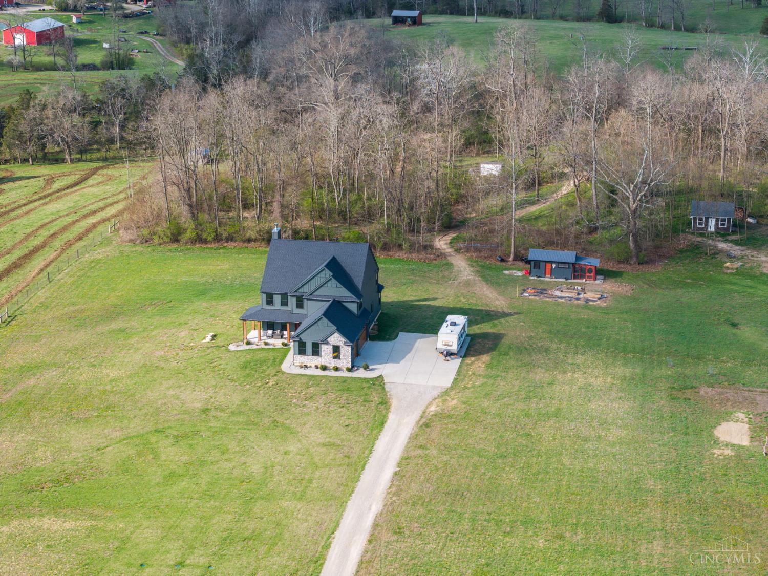 2425 Middleboro Road Property Photo 2