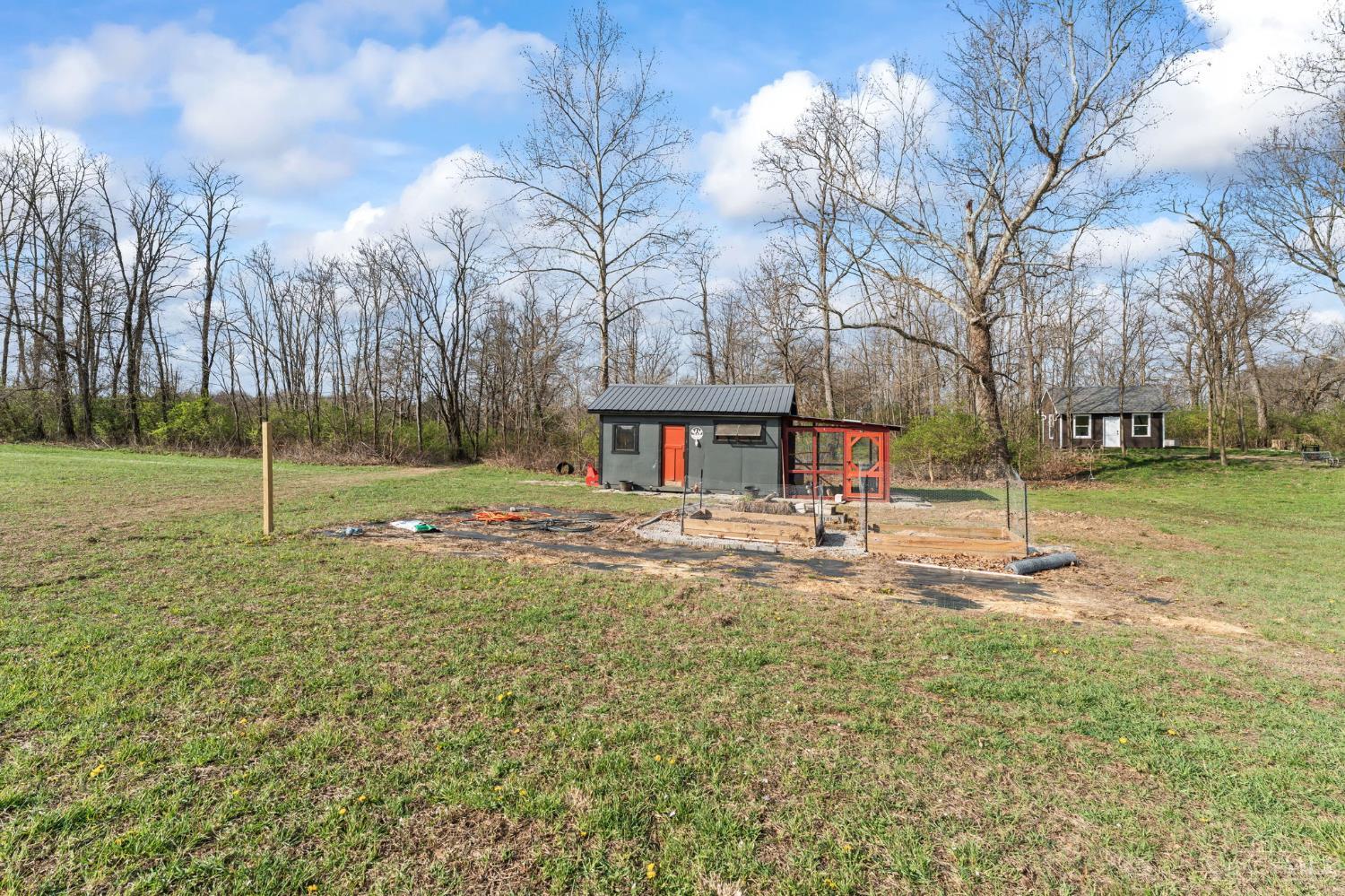 2425 Middleboro Road Property Photo 14