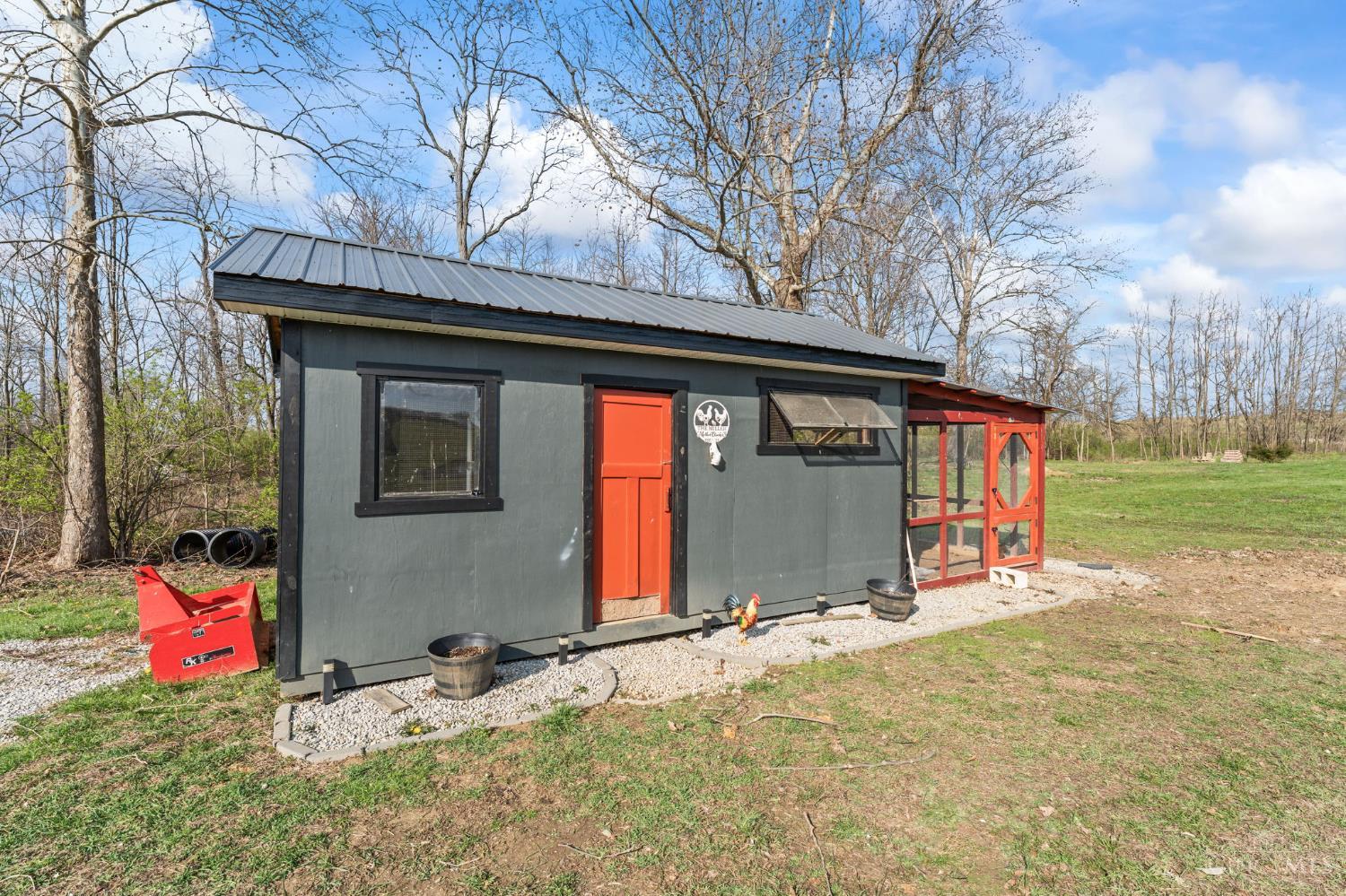 2425 Middleboro Road Property Photo 15