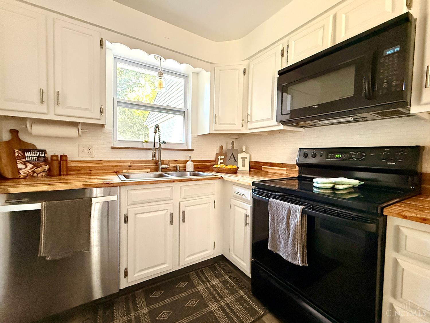 1530 Maple Avenue Property Photo 15