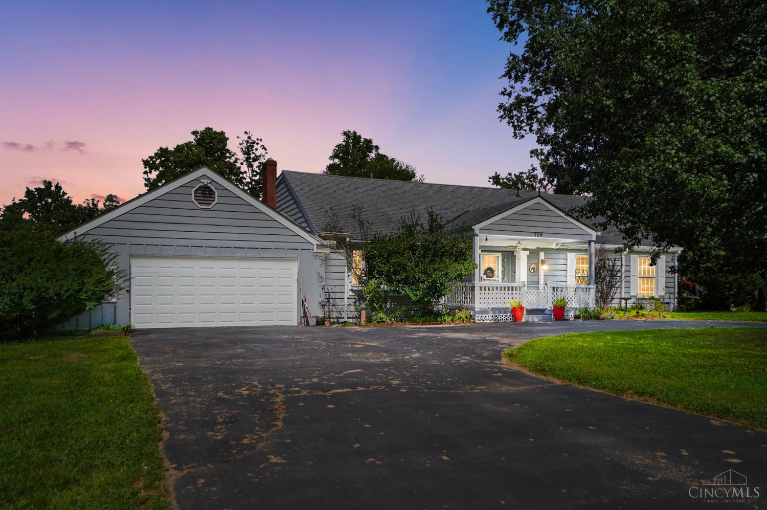 706 Maple Ridge Road Property Photo 1