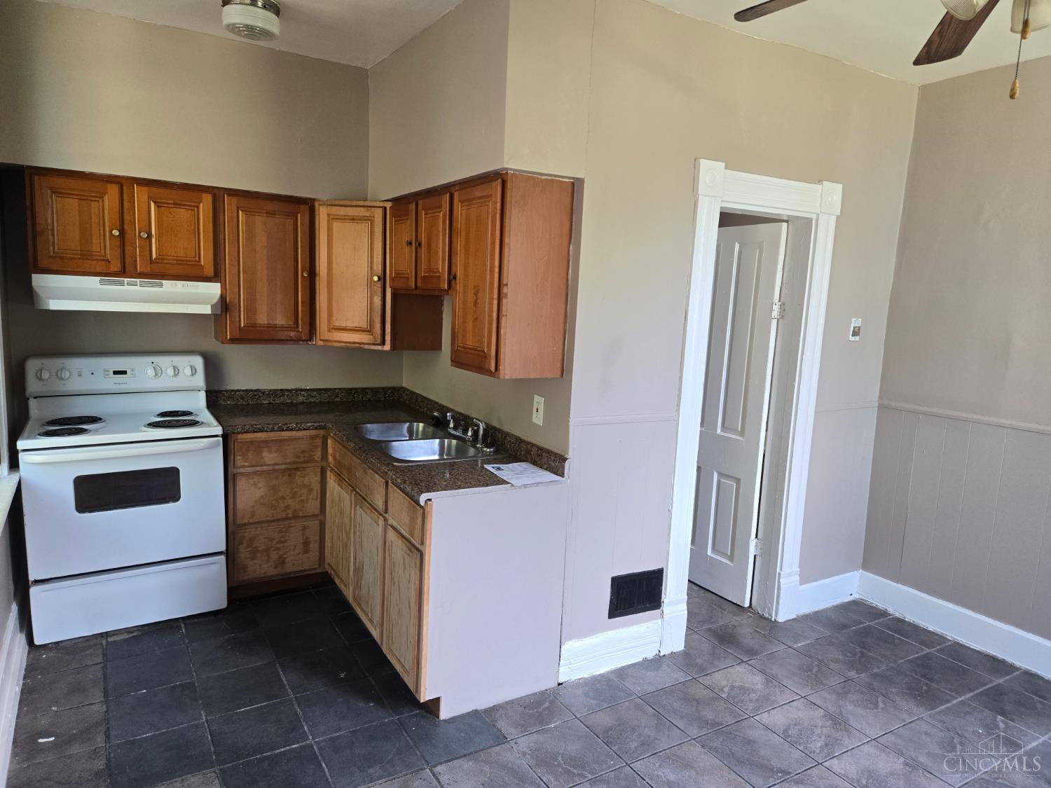 3126 River Road Property Photo 4