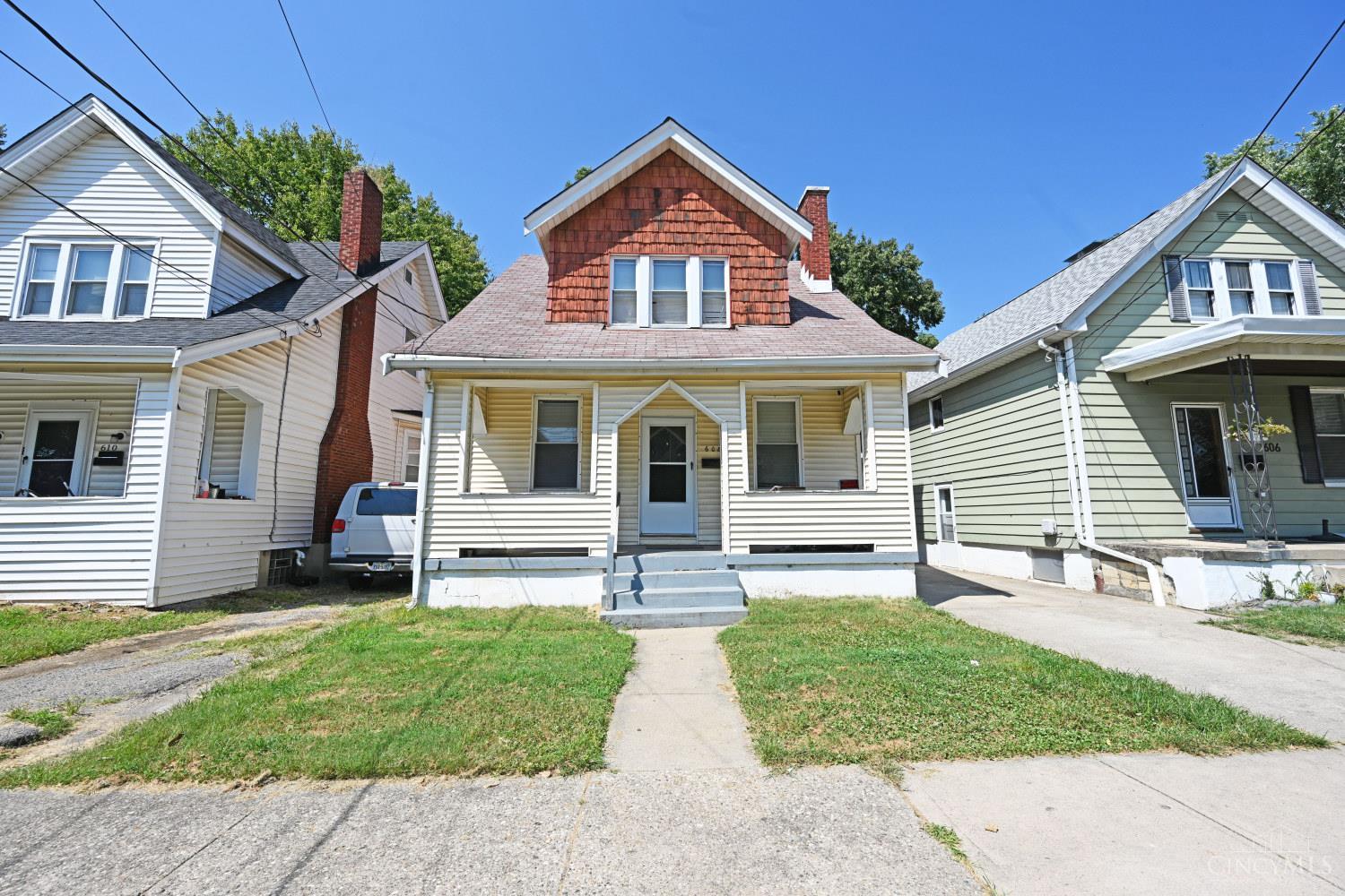 608 Orient Avenue Property Photo 1