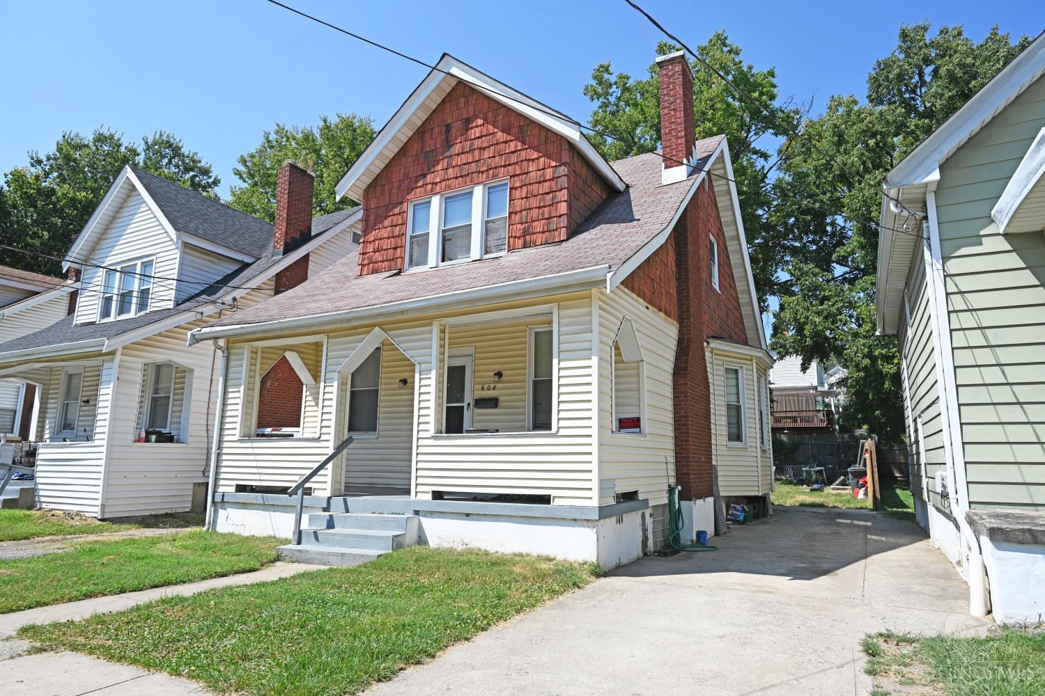 608 Orient Avenue Property Photo 2