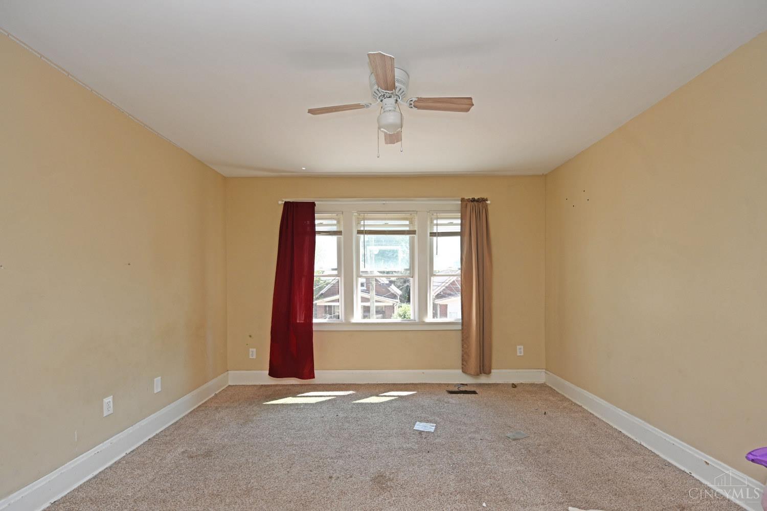 608 Orient Avenue Property Photo 9
