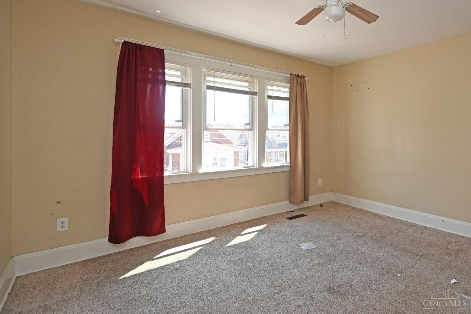 608 Orient Avenue Property Photo 10
