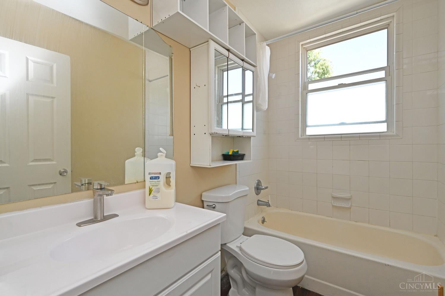 608 Orient Avenue Property Photo 12