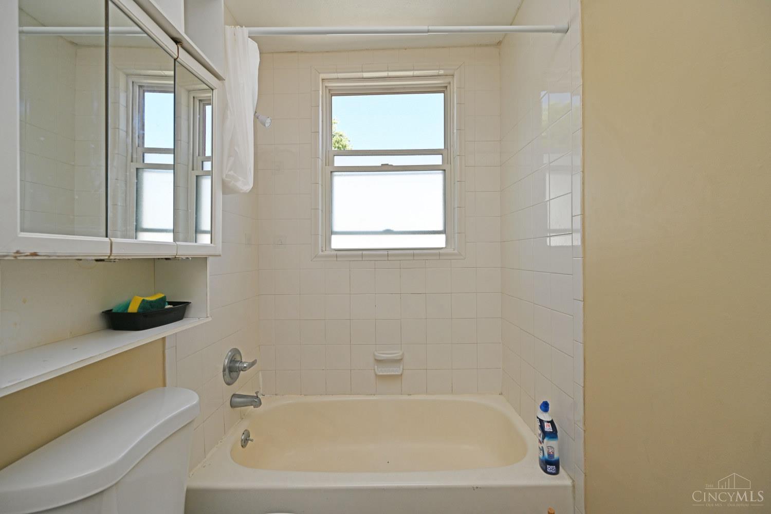 608 Orient Avenue Property Photo 13