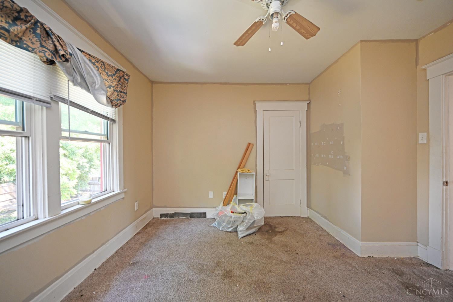608 Orient Avenue Property Photo 14