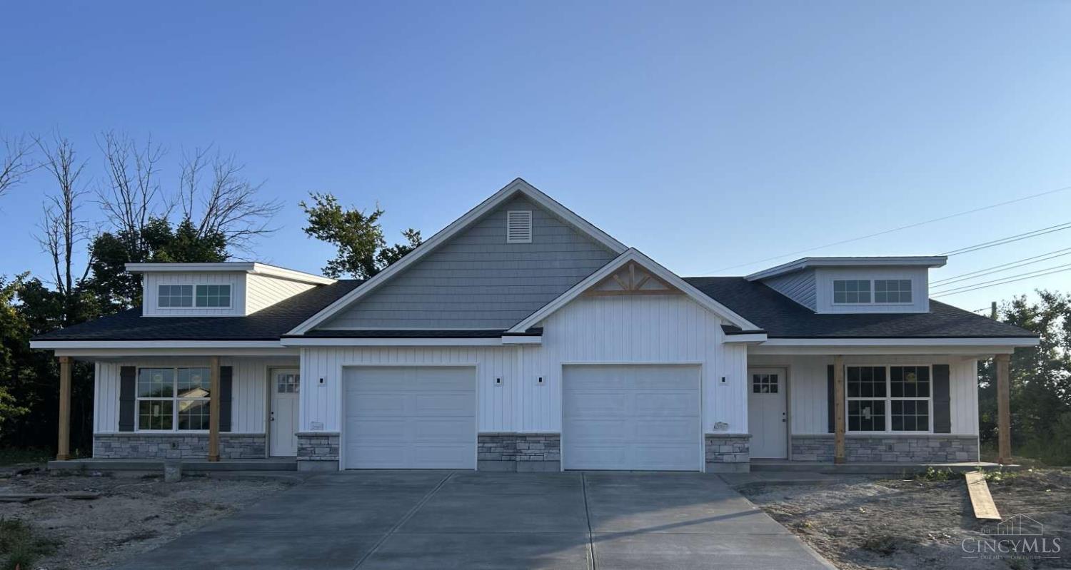 2091 Pine Forest Drive Property Photo 2