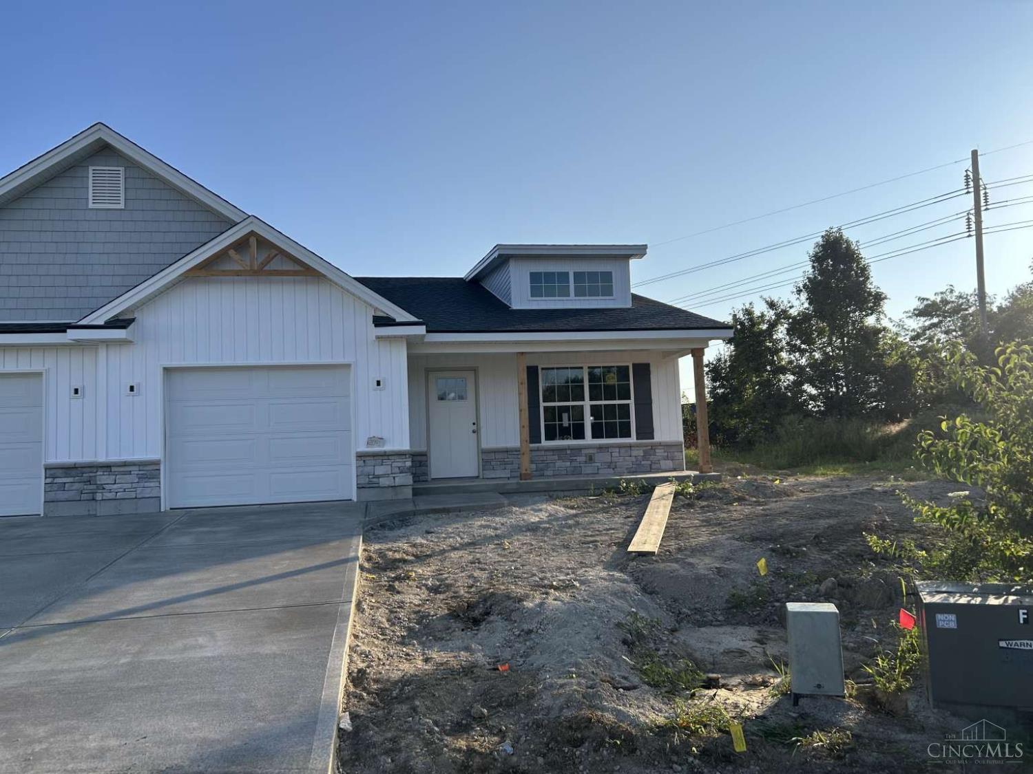 2091 Pine Forest Drive Property Photo 3