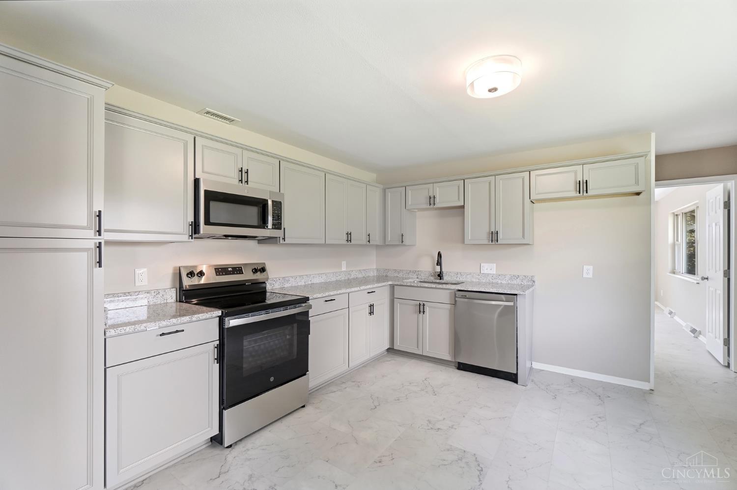 8929 Cavalier Drive Property Photo 15