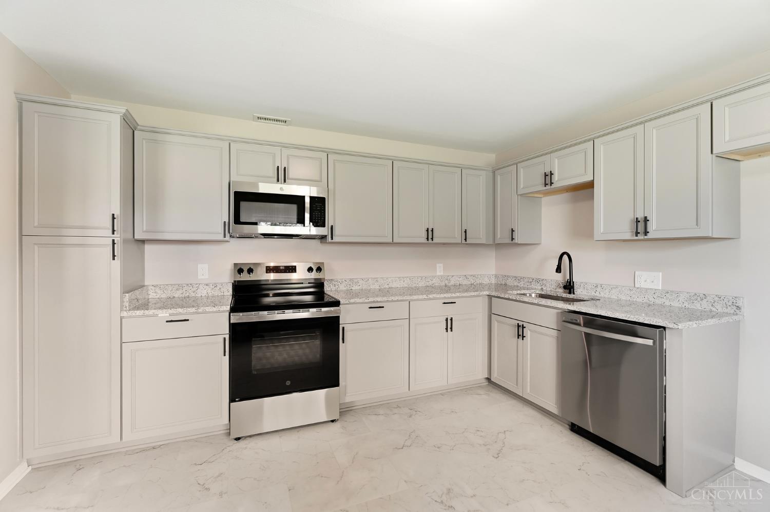 8929 Cavalier Drive Property Photo 17