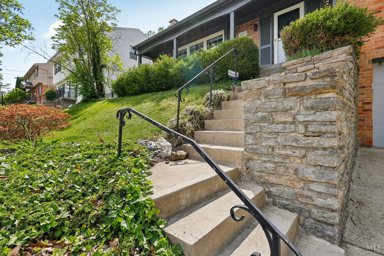 1023 Paxton Avenue Property Photo 4