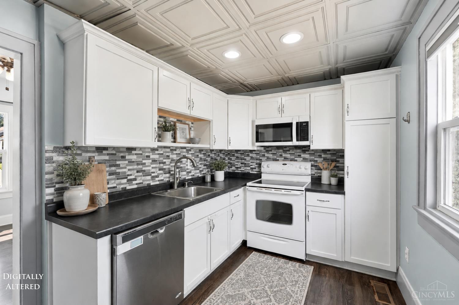 415 Harrison Avenue Property Photo 4