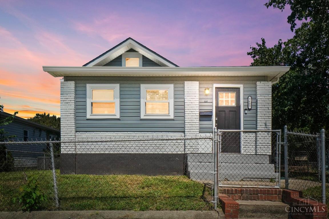 1609 Lafayette Avenue Property Photo 1