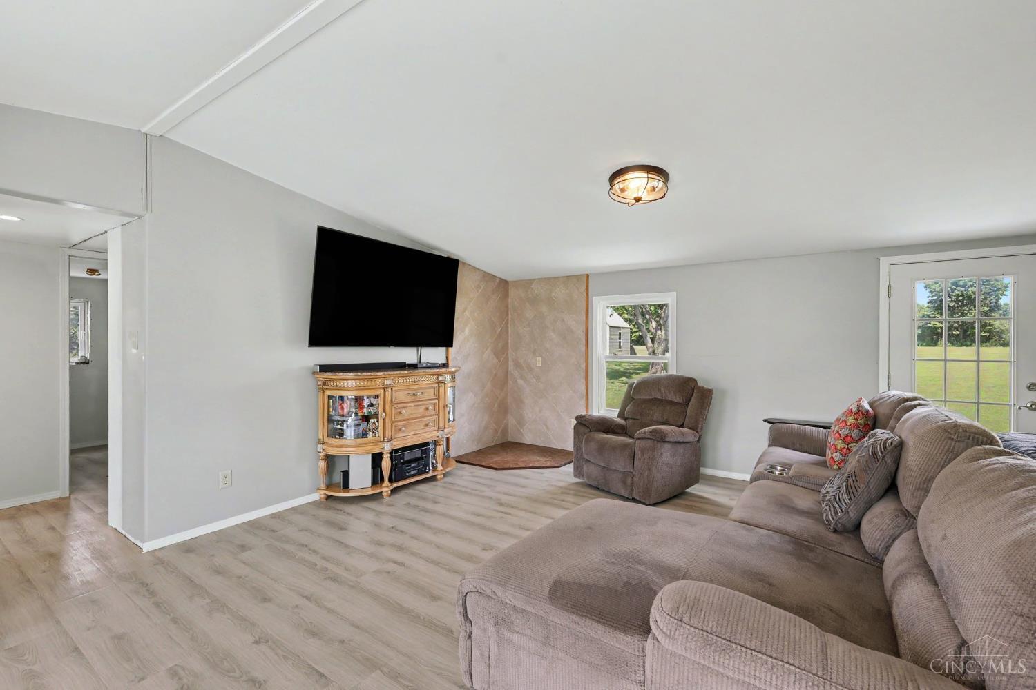 16381 Deer Run Road Property Photo 6