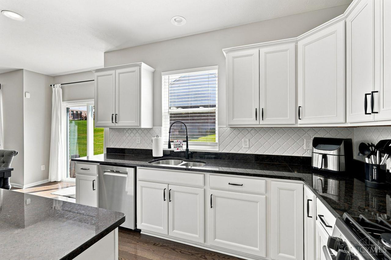 7109 Dudley View Drive Property Photo 10